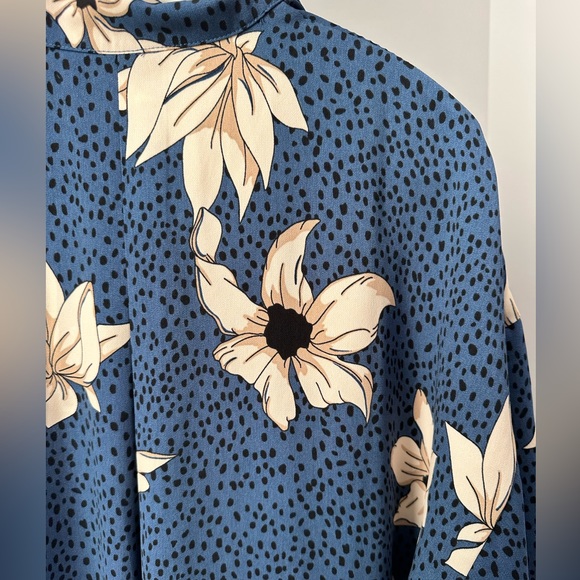 NWT floral abstract print kimono top with belt - Picture 3 of 3